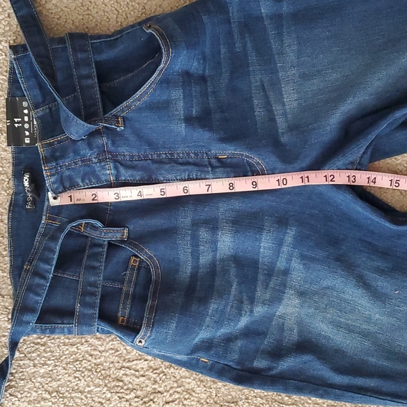 High Rised Jeans - Picture 3 of 6